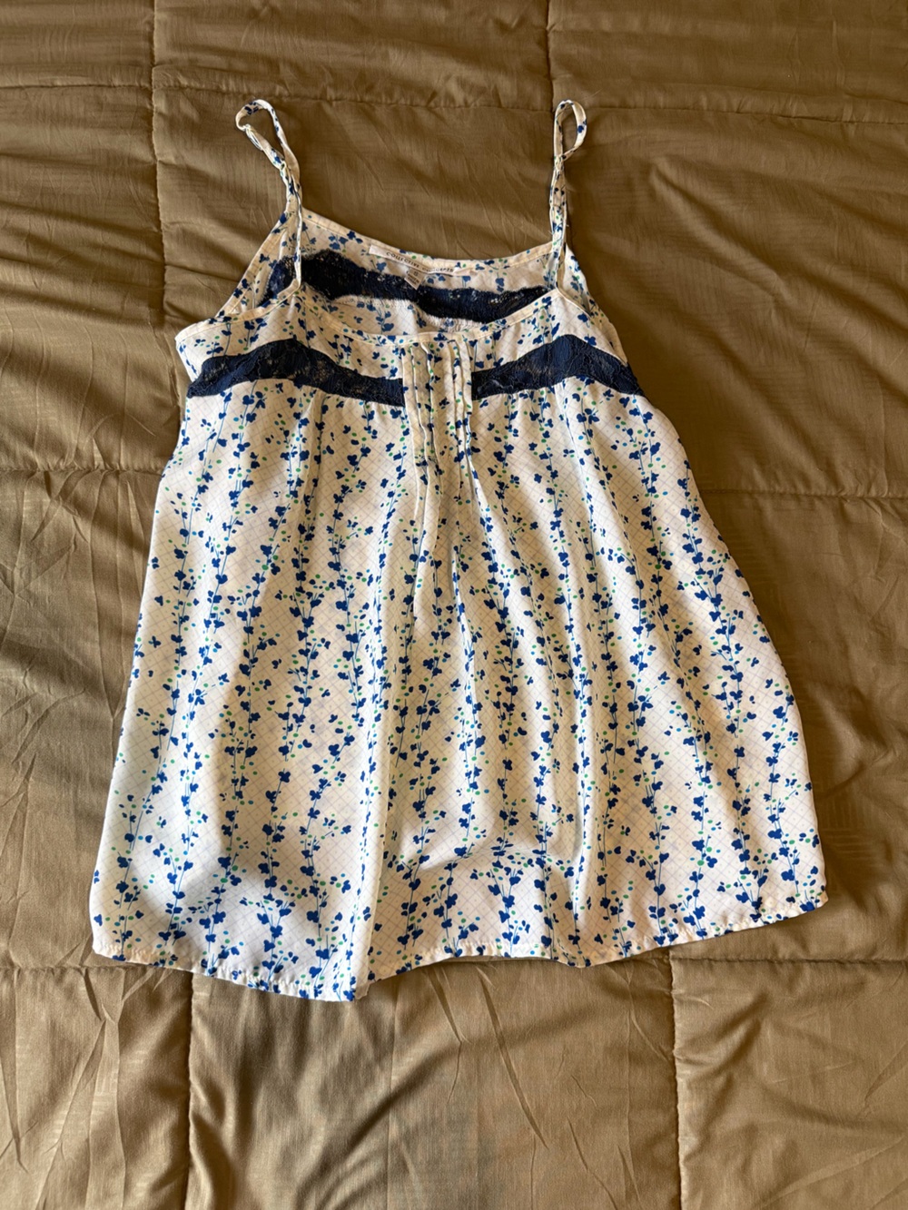 Women’s White Floral tank with Navy Trim